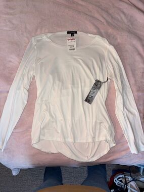 Zobha Women's Long Sleeve Performance Top in White